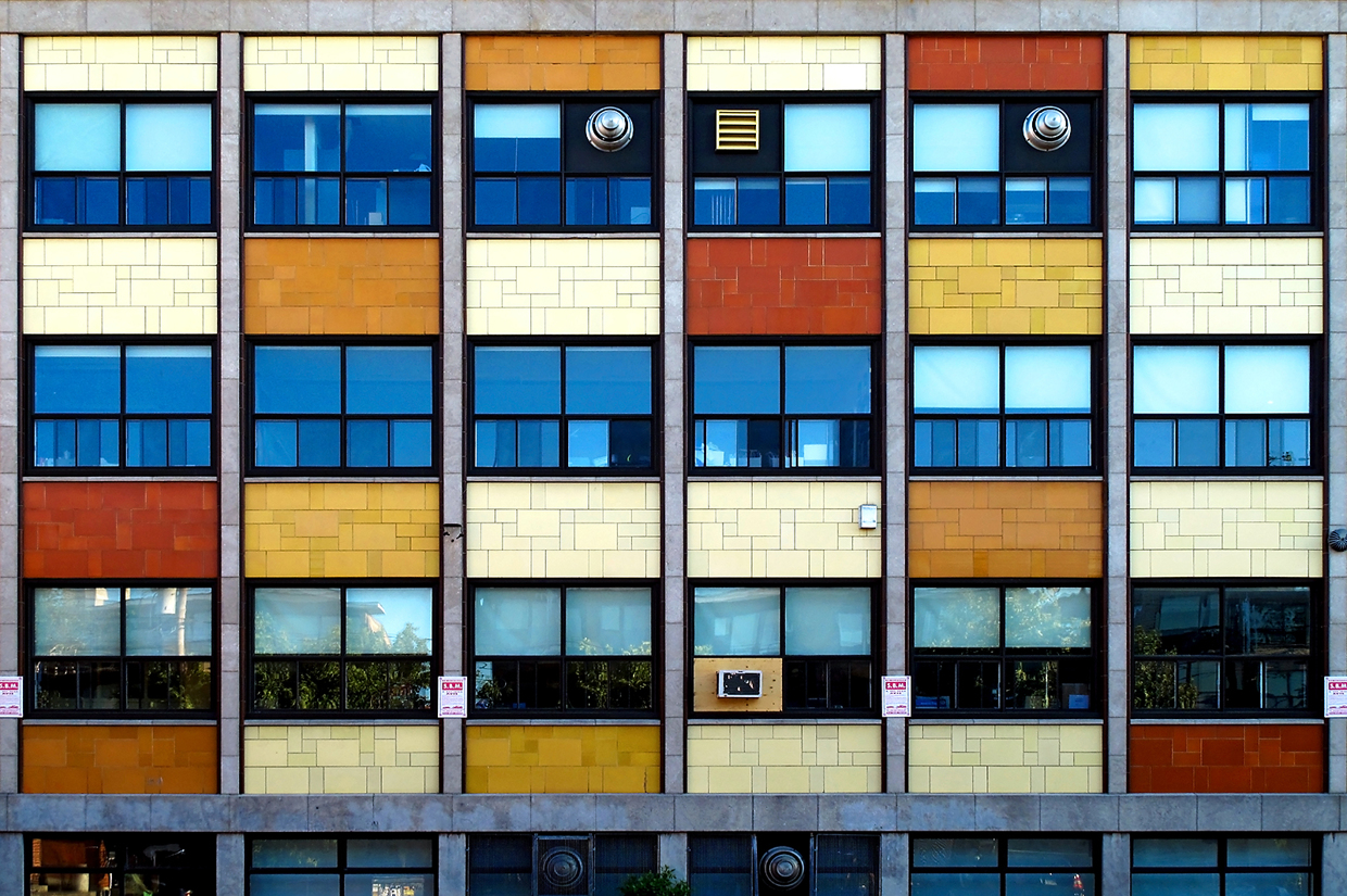 Facades by Iann Troalen